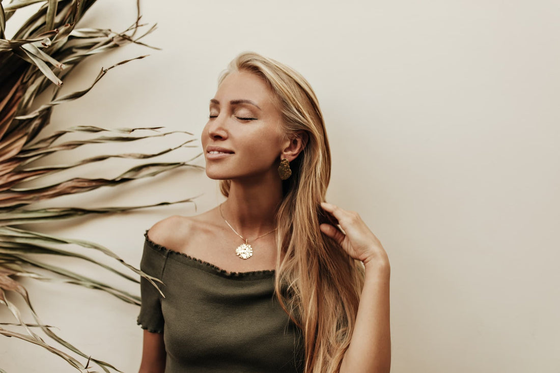 What Is Minimalist Jewelry